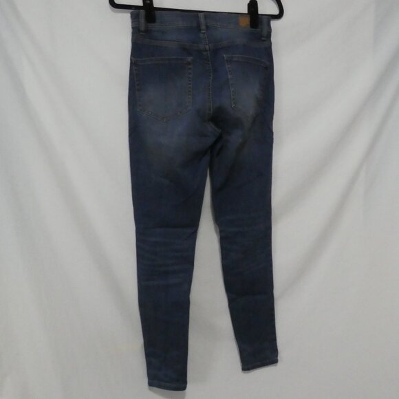 GARAGE - High Rise | size 7 | Classic Blue Jeans with Faded Design - Picture 2 of 16